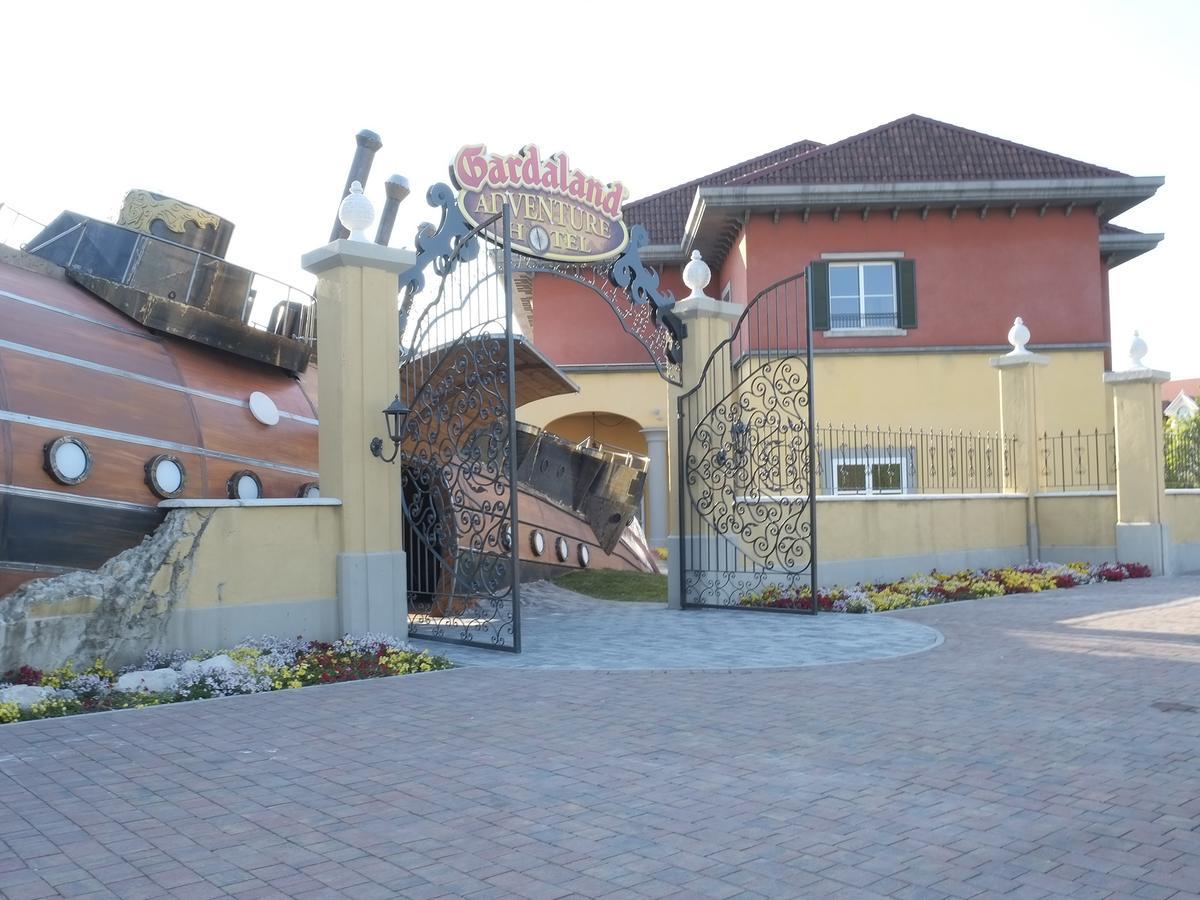 Gardaland Adventure Hotel กัสเตลนูโอโว เดล การ์ดา ภายนอก รูปภาพ