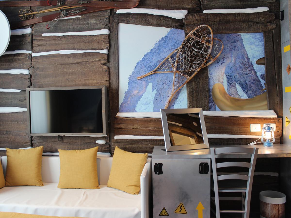 Gardaland Adventure Hotel กัสเตลนูโอโว เดล การ์ดา ภายนอก รูปภาพ