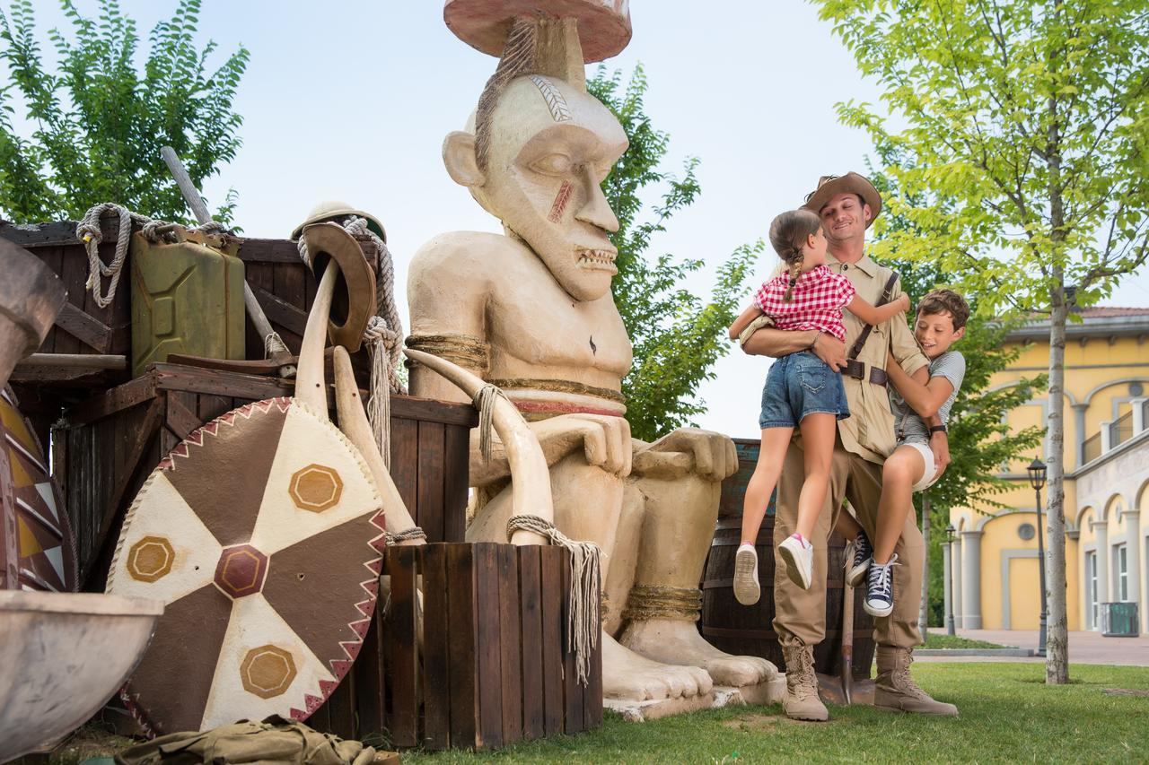 Gardaland Adventure Hotel กัสเตลนูโอโว เดล การ์ดา ภายนอก รูปภาพ