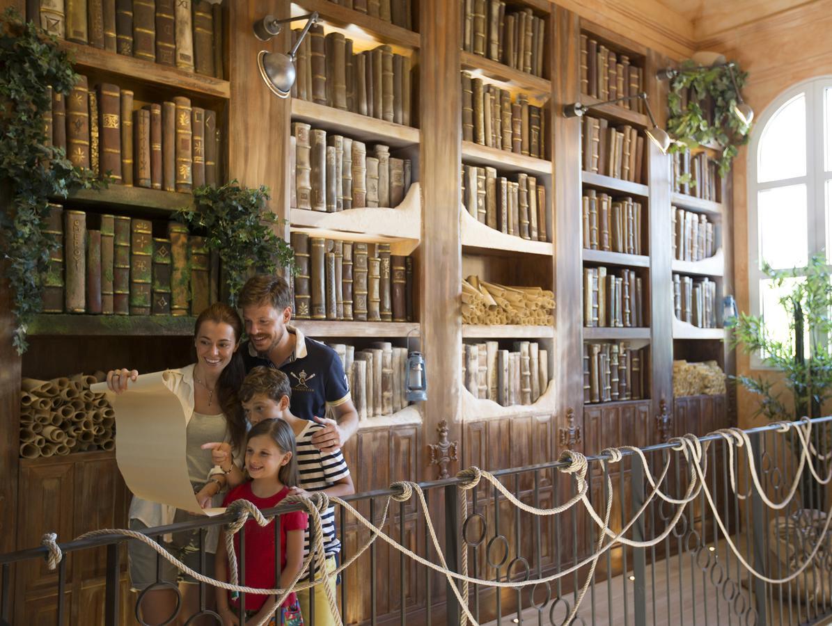 Gardaland Adventure Hotel กัสเตลนูโอโว เดล การ์ดา ภายนอก รูปภาพ